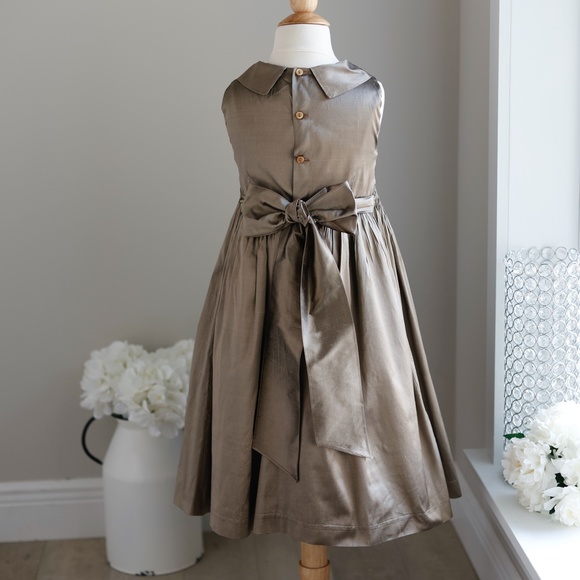 Girl's Silk Dress UNIQUE Smocked Bronze Embroidery Size 6/7 Special Occasion - Picture 7 of 7